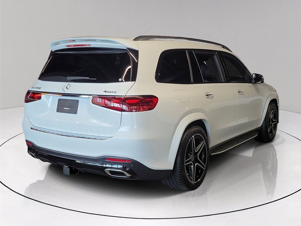 New 2026 MANUFAKTUR Moonlight White Metallic Mercedes-Benz GLS 450 image 6