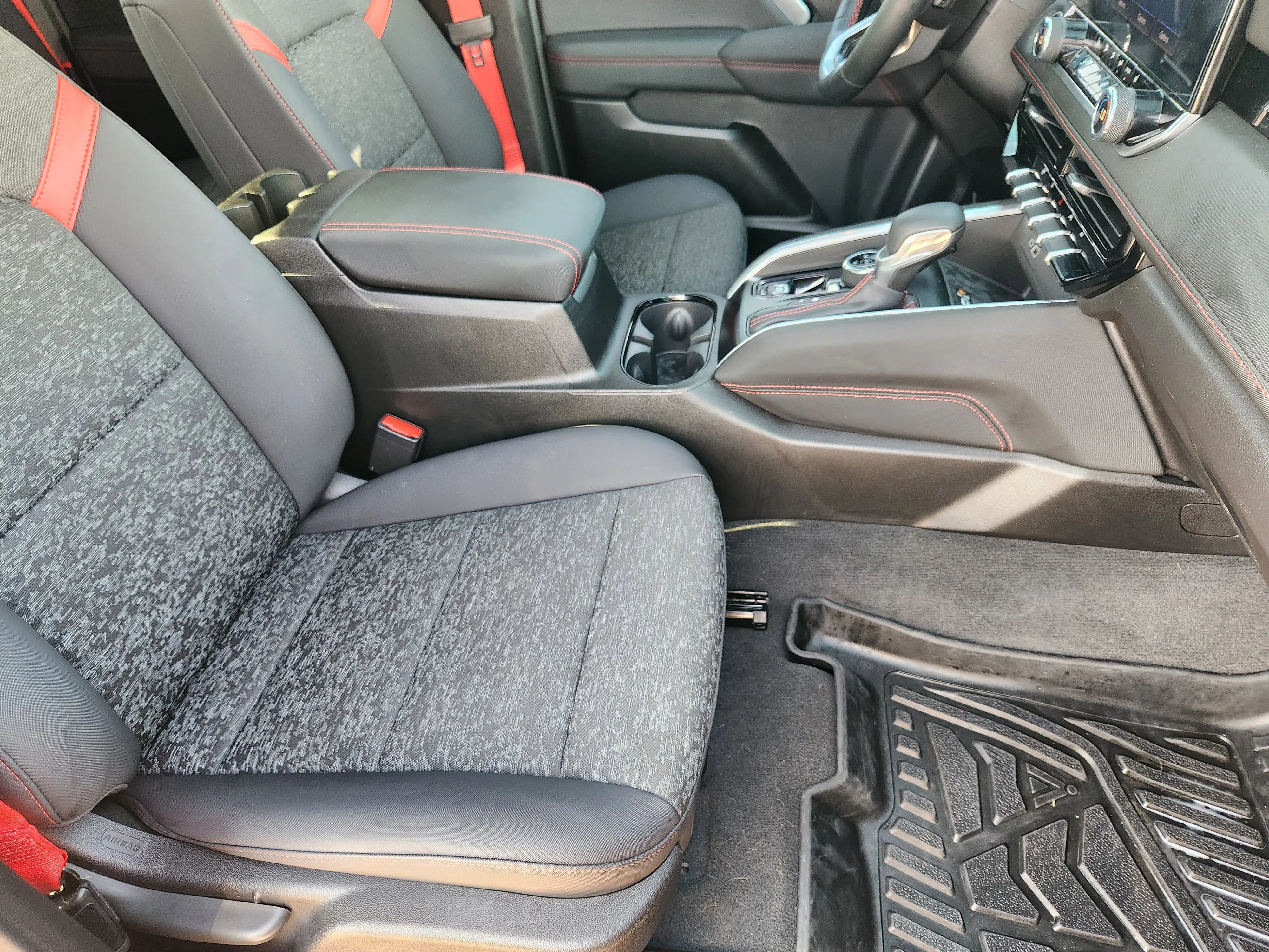 Used 2024 Black Chevrolet Z71 image 14