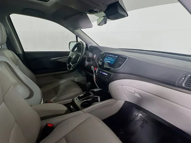 Used 2019  Honda EX-L image 10