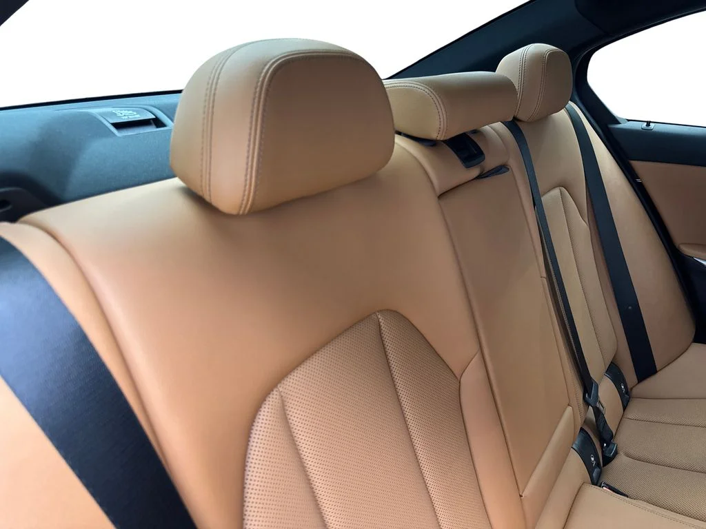 Used 2023 Black BMW 330i image 40