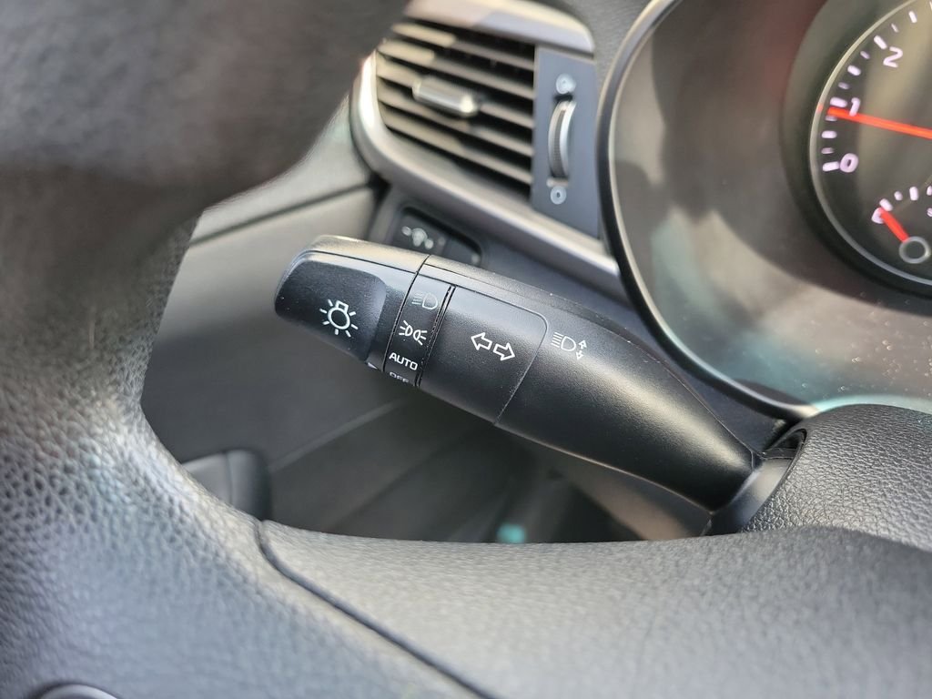 2017 Kia Optima LX - Photo 27