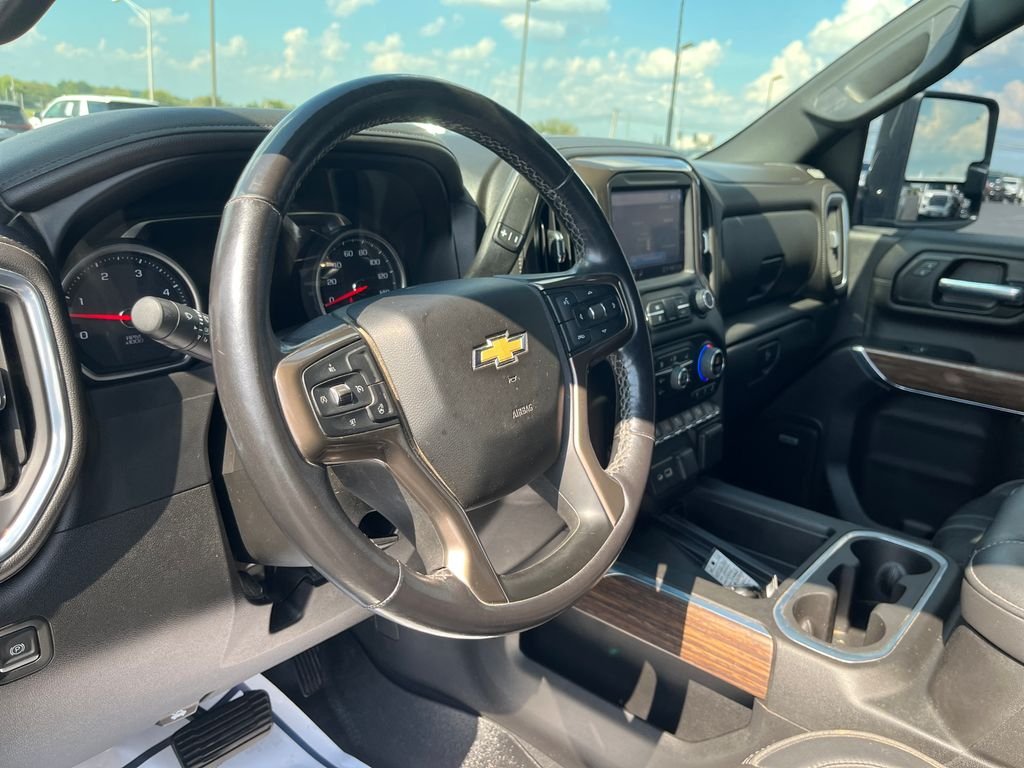 Used 2022 Silver Chevrolet High Country image 15