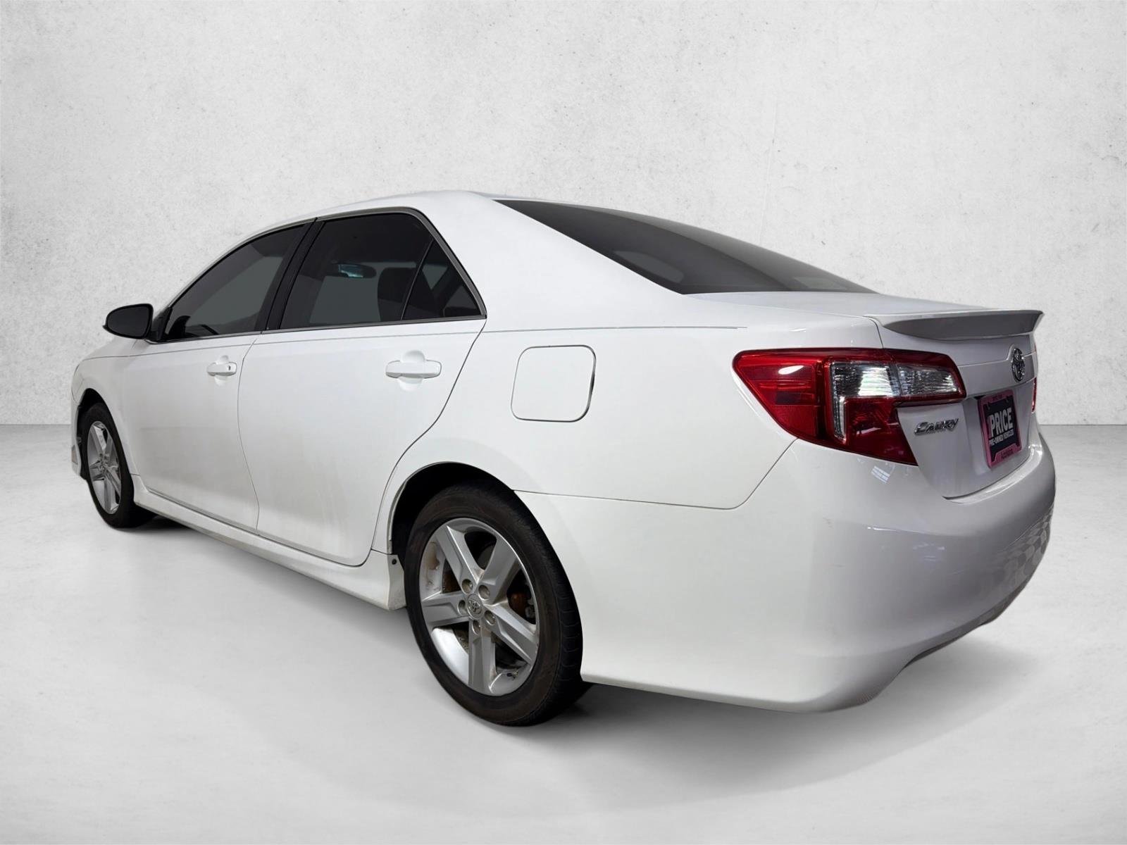 Used 2014 Super White Toyota SE image 5