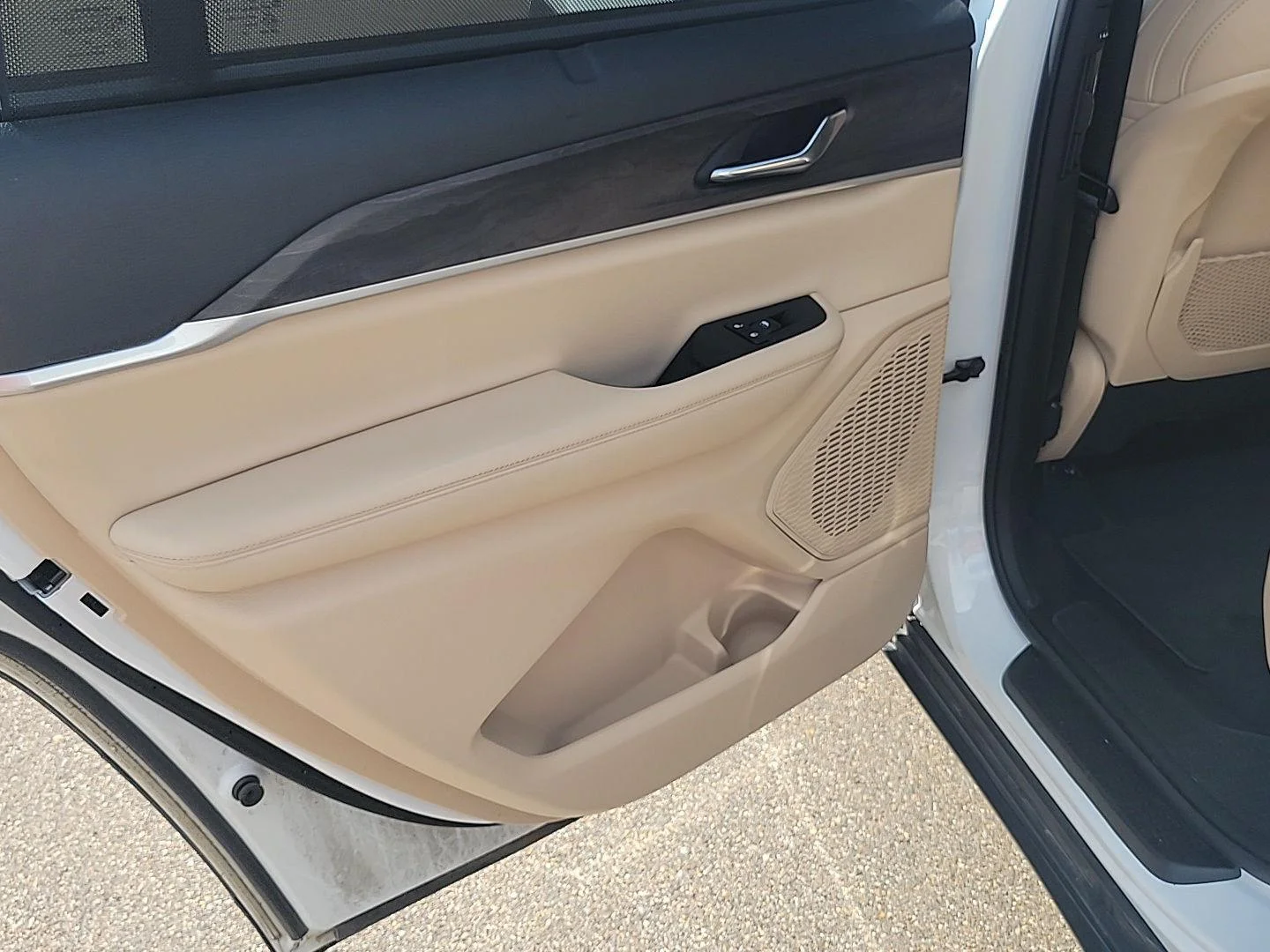 Used 2025 Bright White Clearcoat Jeep Limited image 16