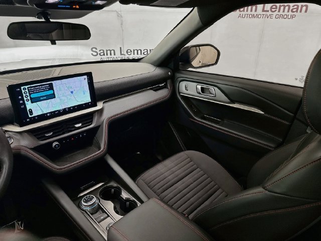 Used 2025 White Metallic Ford ST-Line image 25