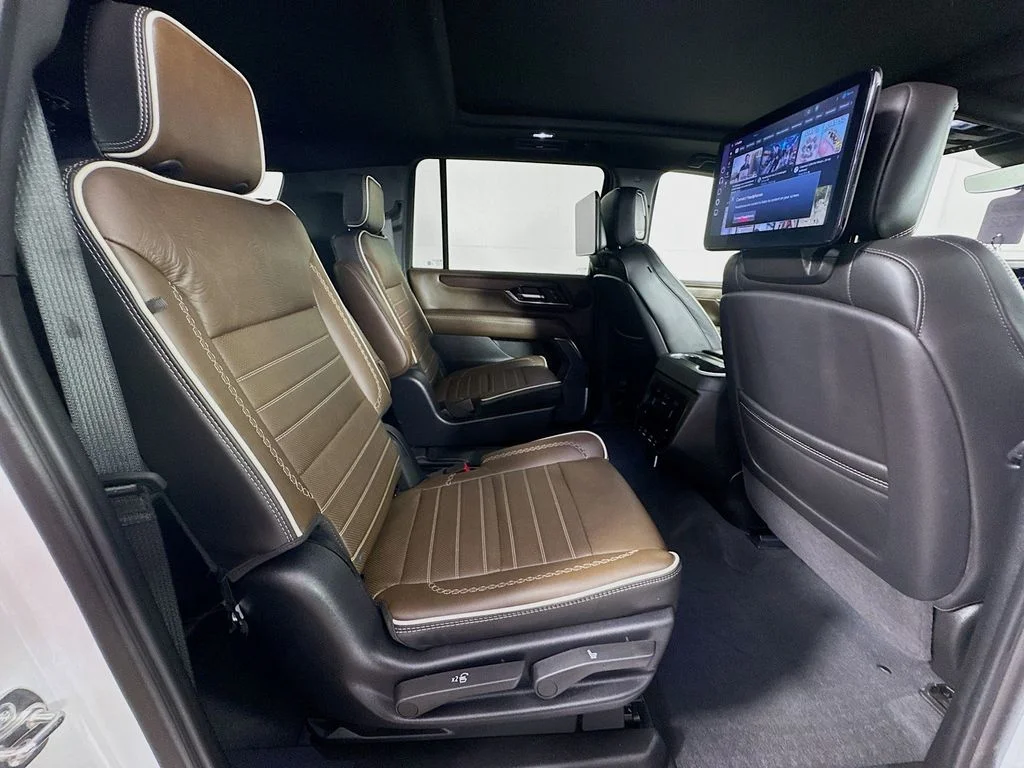 Used 2025 White GMC Denali Ultimate image 35