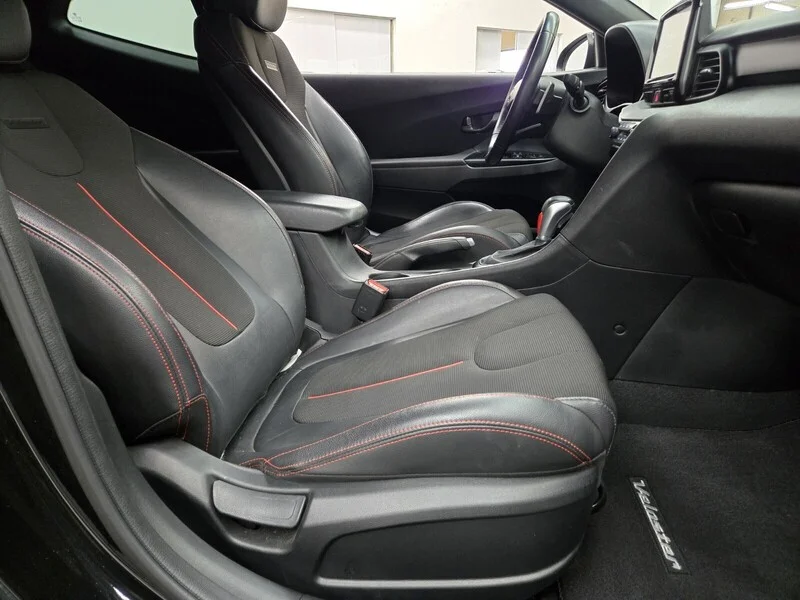 Used 2020 Ultra Black Hyundai 2.0 Premium image 10