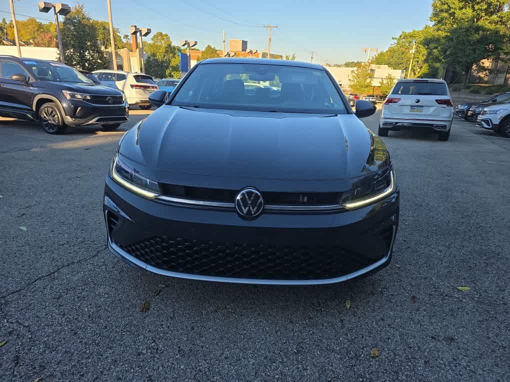 Certified Used 2026 Deep Black Pearl Volkswagen SE image 12