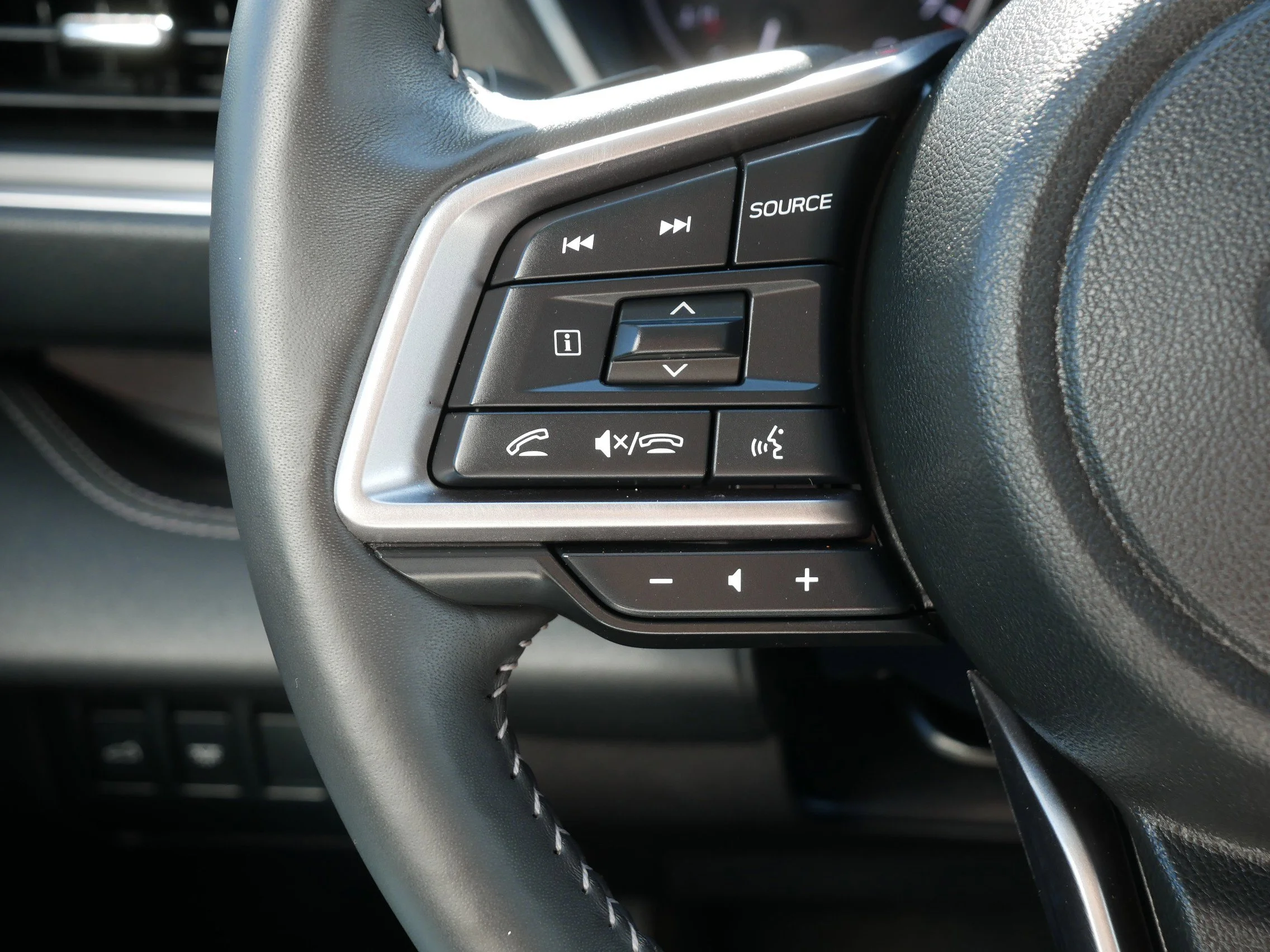 Used 2023 Crystal Black Silica Subaru Touring image 31