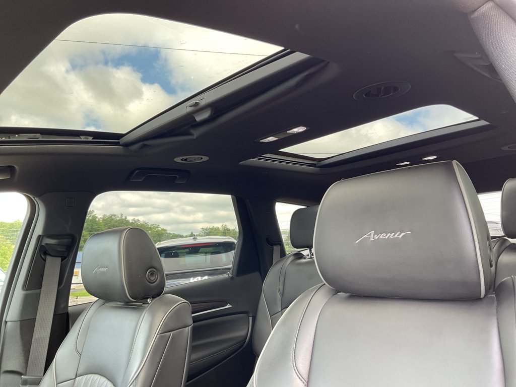 Used 2022 Ebony Twilight Metallic Buick Avenir image 19