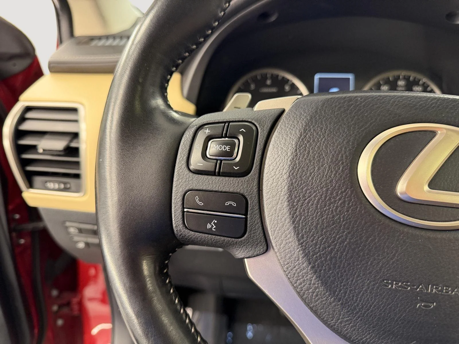 Used 2019  Lexus 300 image 13