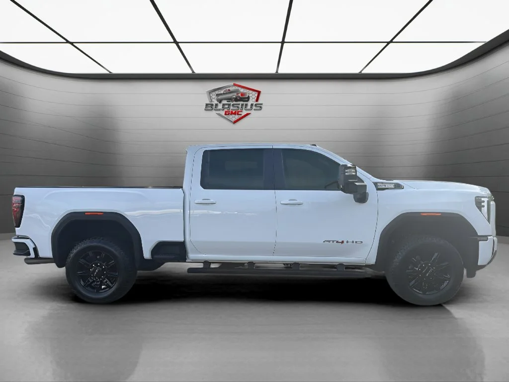 Used 2024 White GMC AT4 image 6