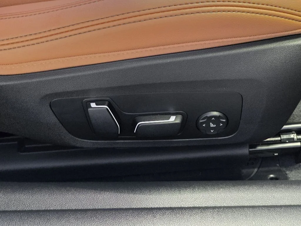 New 2027 Dravit Grey Metallic BMW  image 17