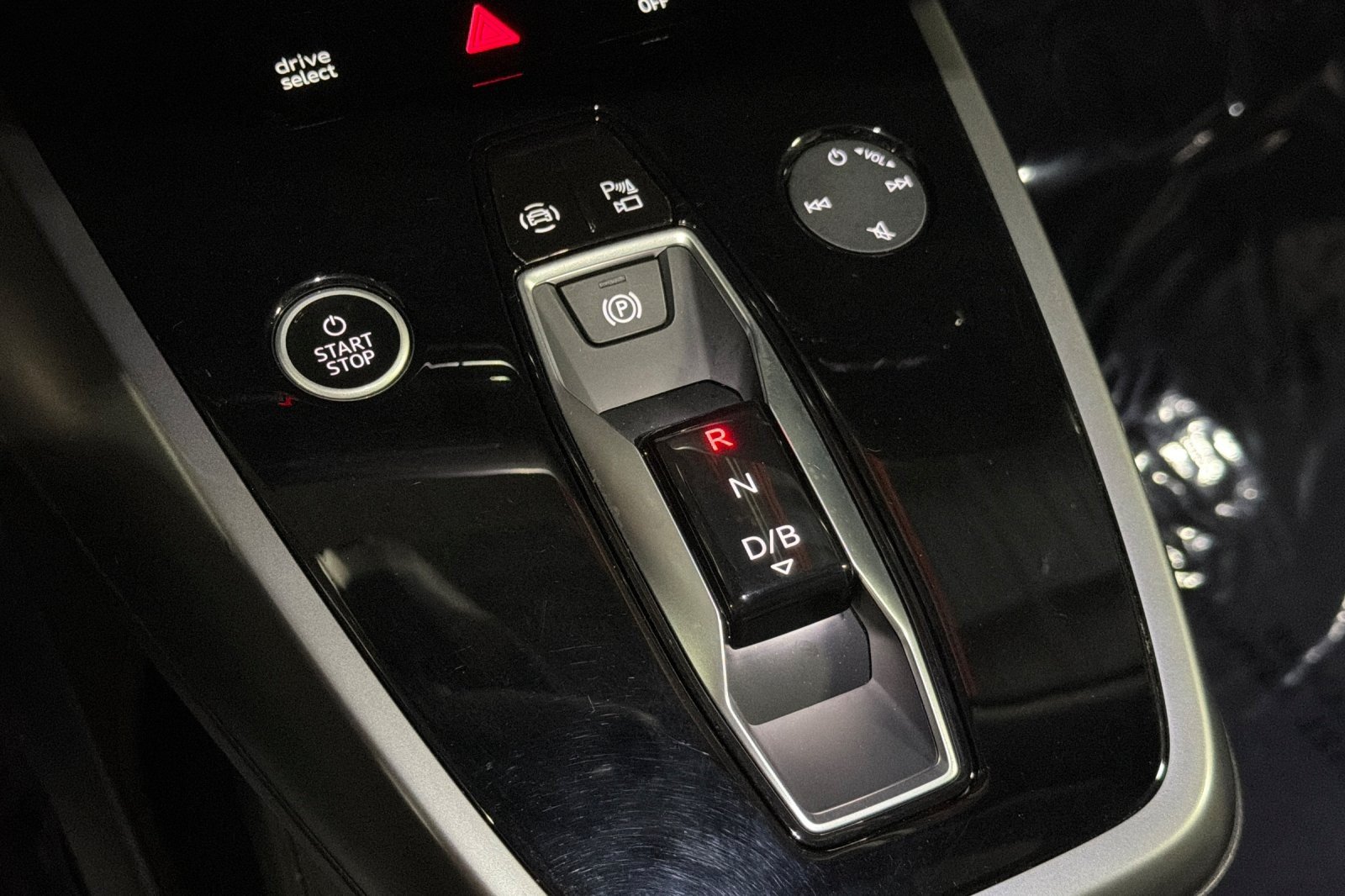 Used 2024 Pebble Gray Audi Premium Plus 55 quattro image 19