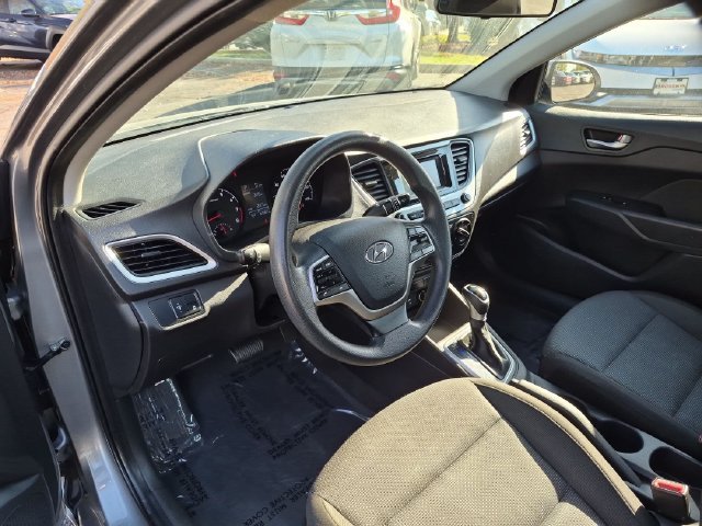 Used 2022 Gray Hyundai SE image 10