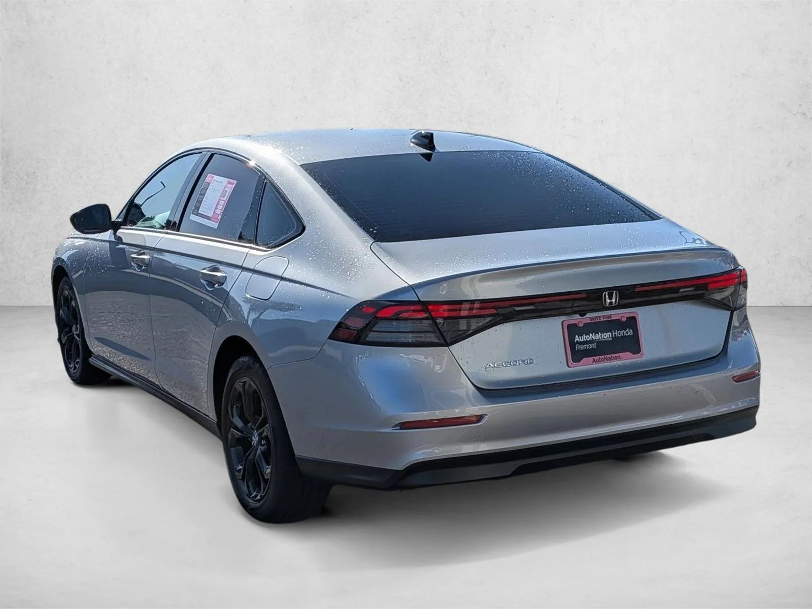 Used 2025 Solar Silver Metallic Honda SE image 8