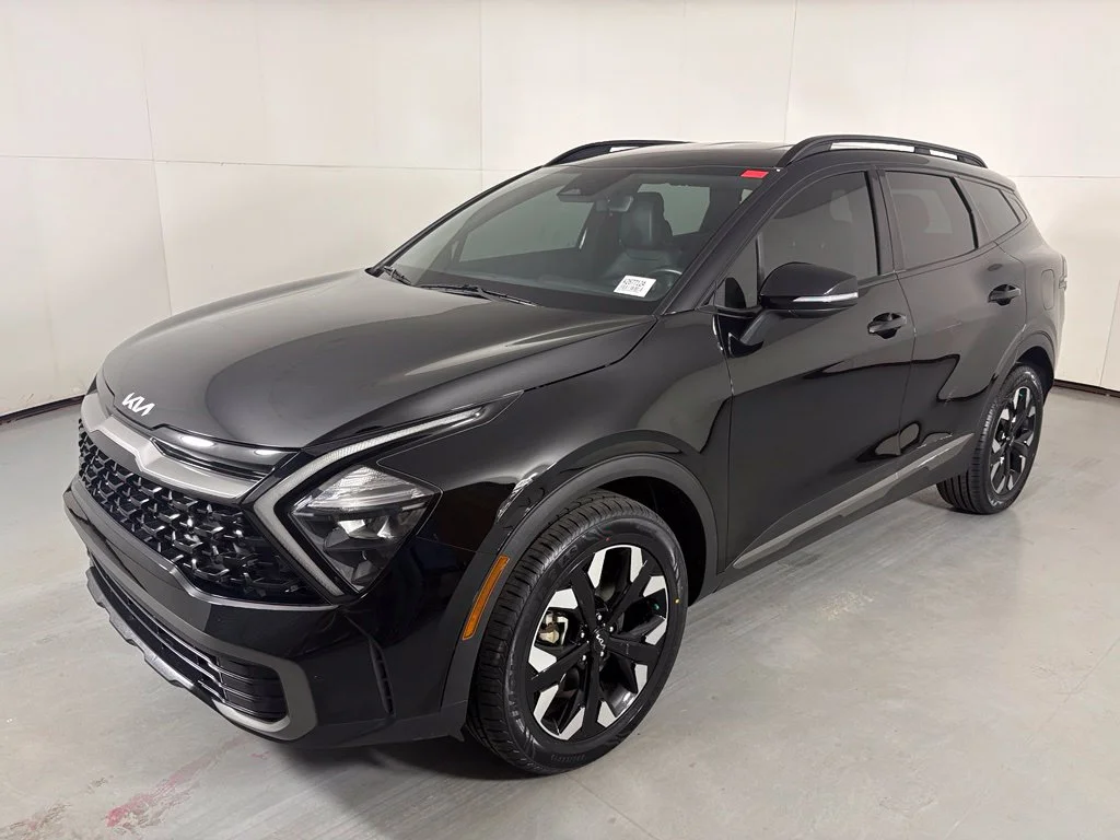Used 2023 Black Kia X-Line image 4