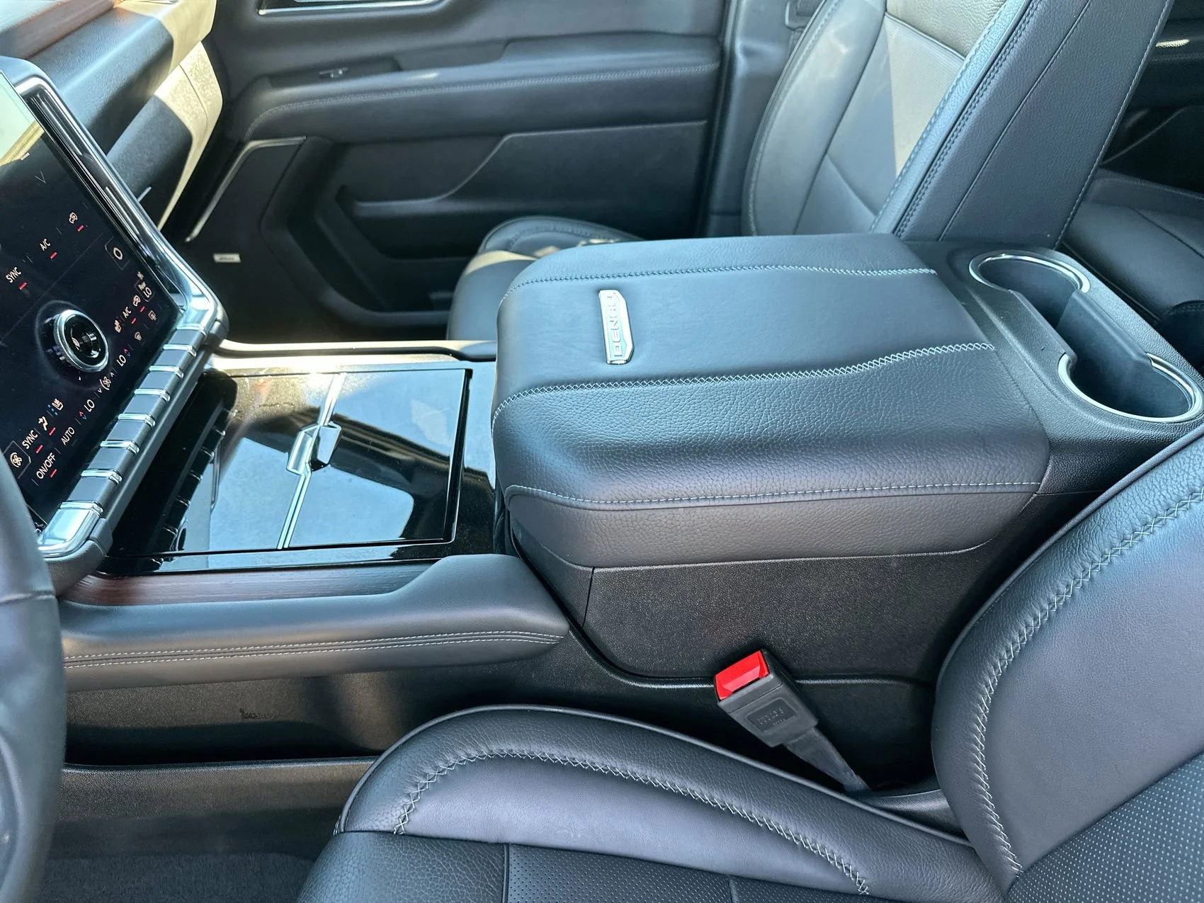 Used 2025 Sterling Metallic GMC Denali image 21