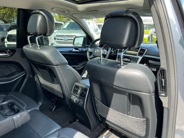 Used 2016 Gray Mercedes-Benz GL 550 image 37