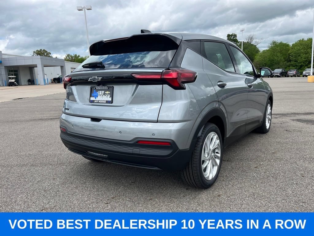 2027 Chevrolet Bolt LT - Photo 5