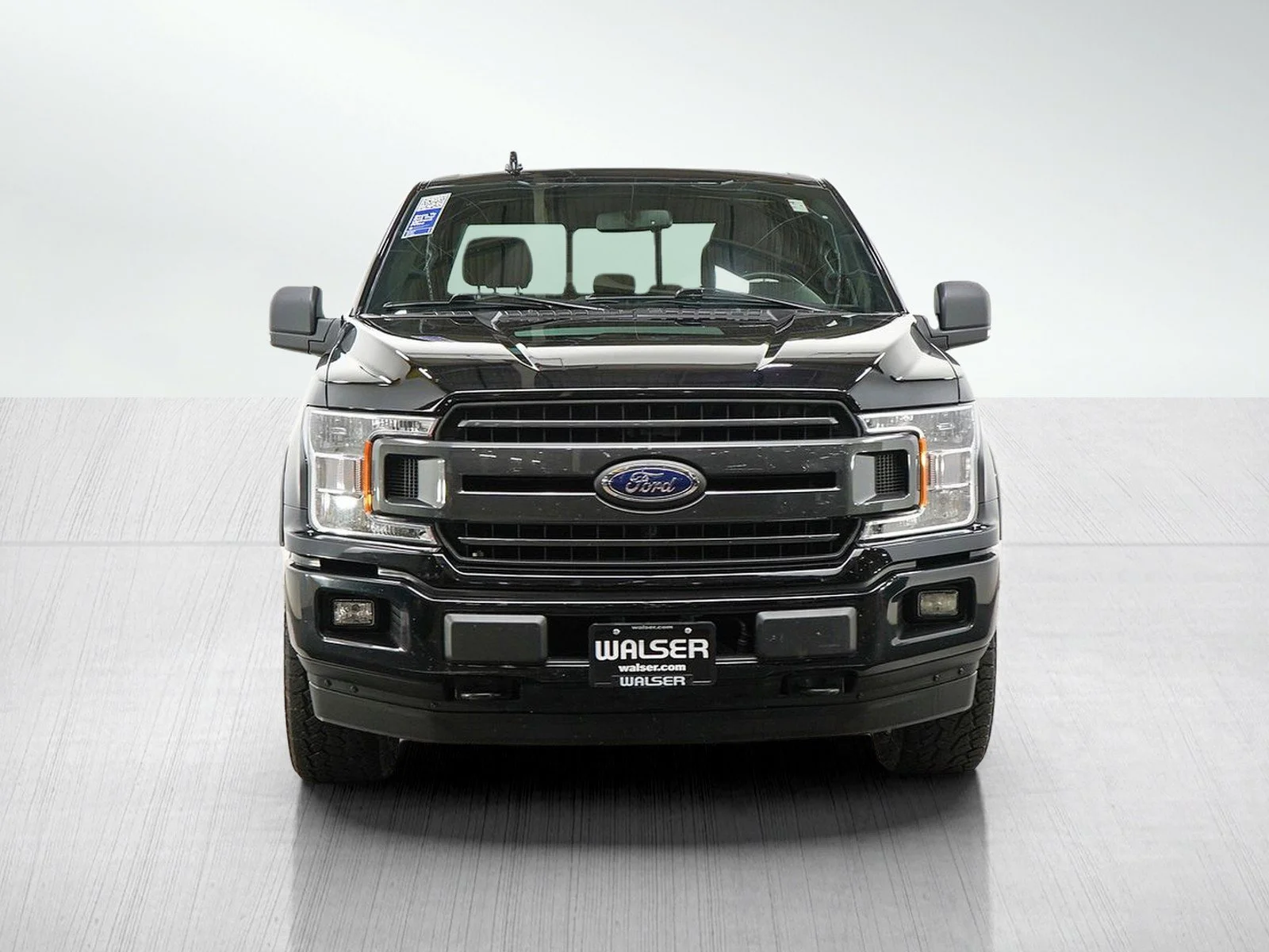 Used 2018  Ford XL image 8