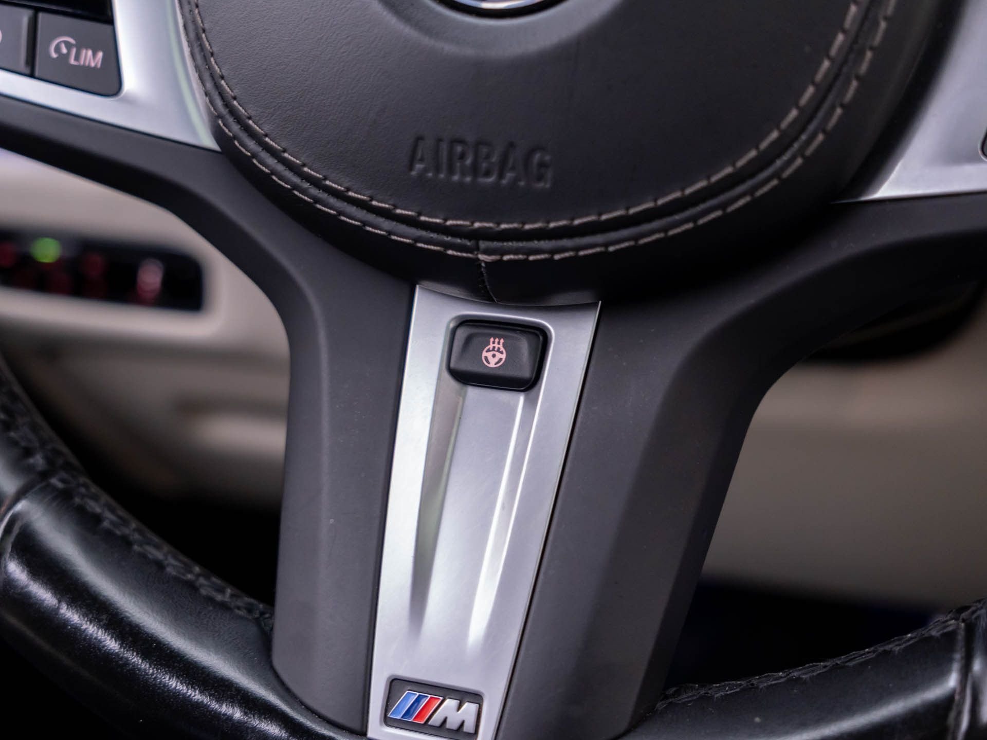 Used 2022 Black Sapphire Metallic BMW M50i image 24