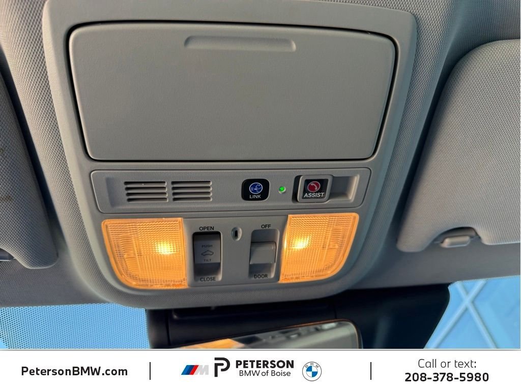 Used 2018  Honda Touring image 29