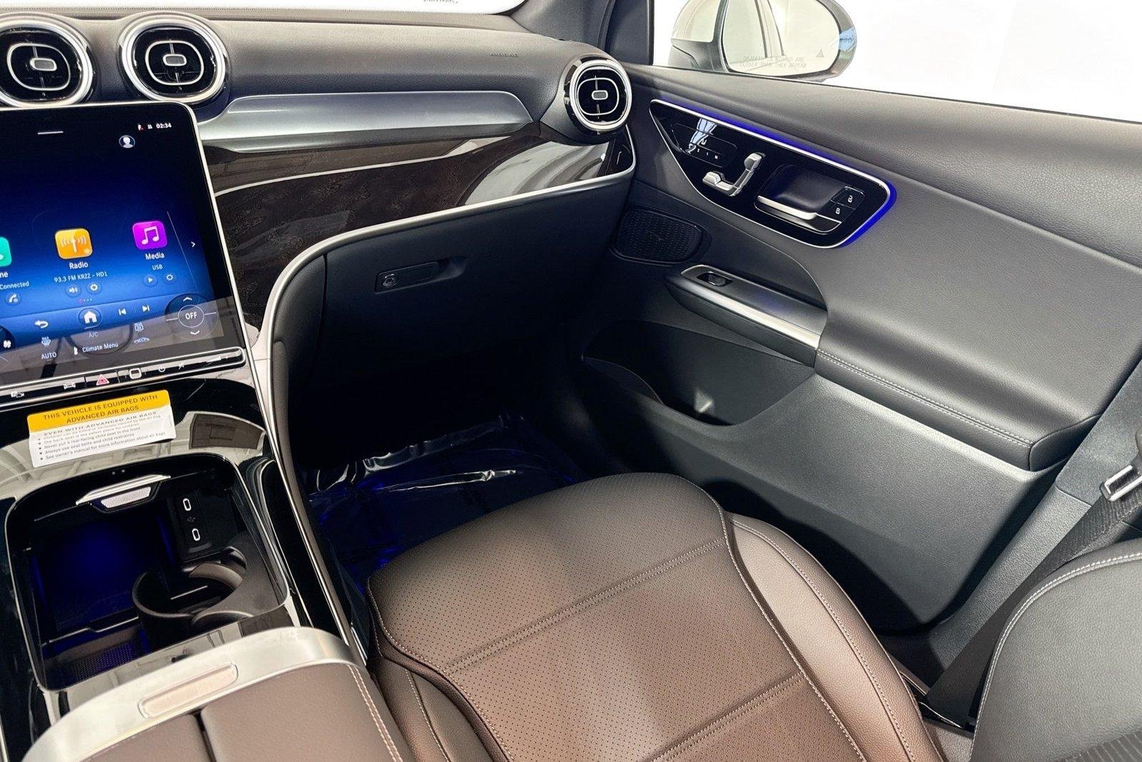 New 2026 Black Mercedes-Benz GLC 300 image 21