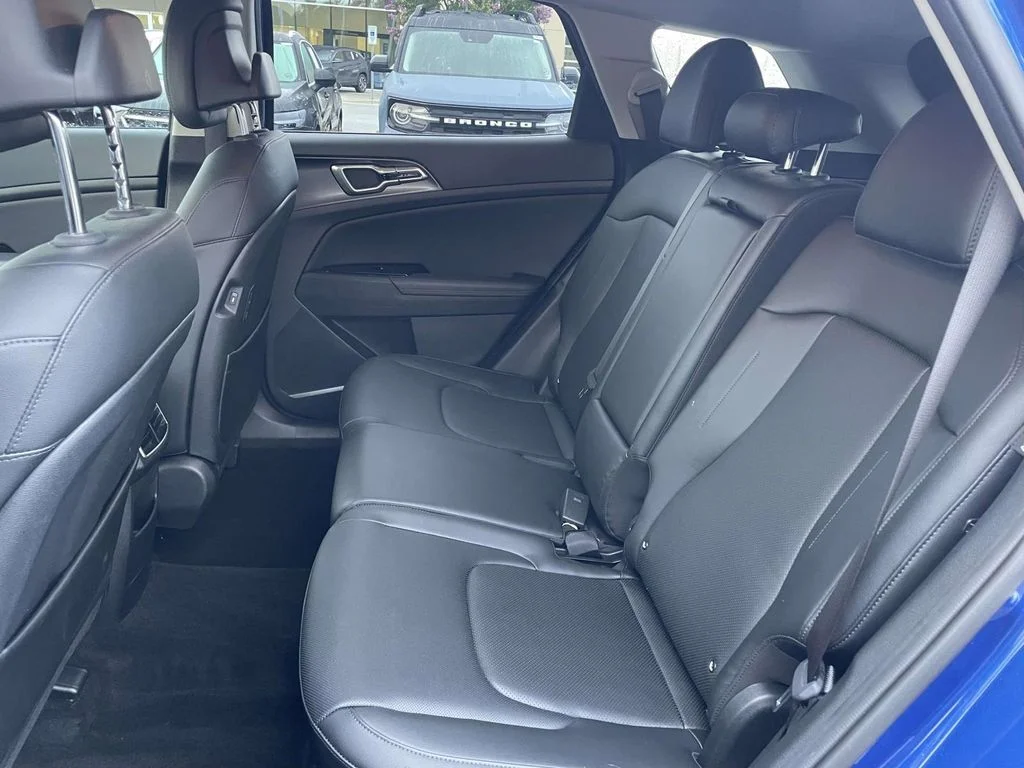 Used 2025 Sapphire Blue Kia EX image 3