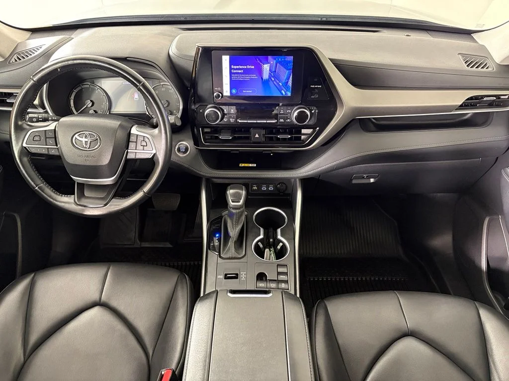 Used 2024 Silver Toyota XLE image 35