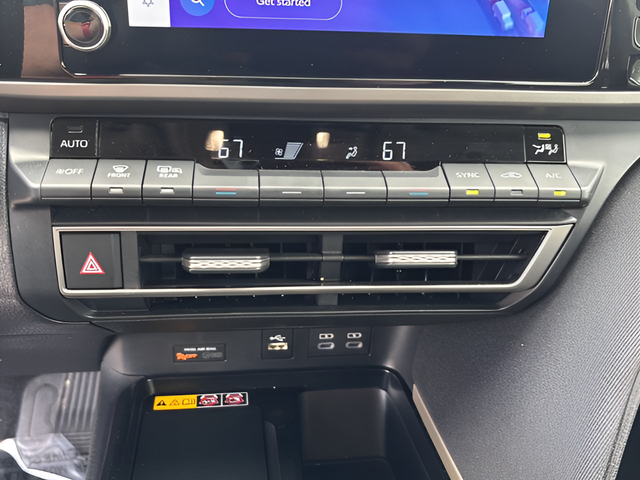 2025 Toyota Camry LE - Photo 27