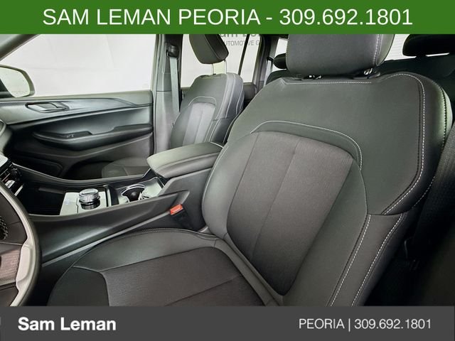 New 2026 Diamond Black Crystal Pearlcoat Jeep Laredo X image 20