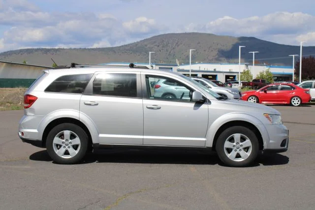 Used 2012 Silver Dodge SXT image 7