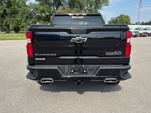 Used 2022 Black Chevrolet High Country image 19