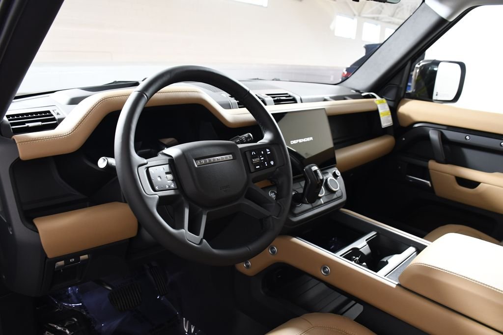 New 2026 Santorini Blk Land Rover S image 12