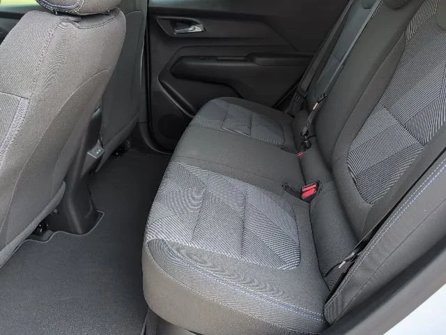 2027 Chevrolet Bolt LT - Photo 6