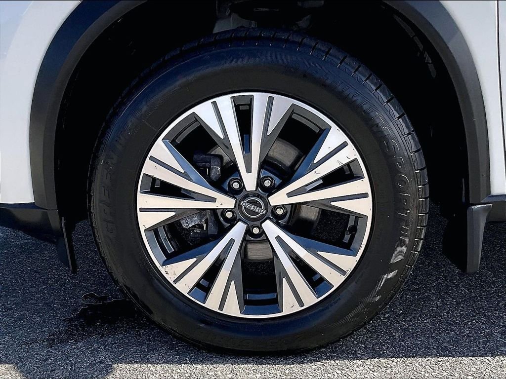 Used 2023 White Nissan SV image 7