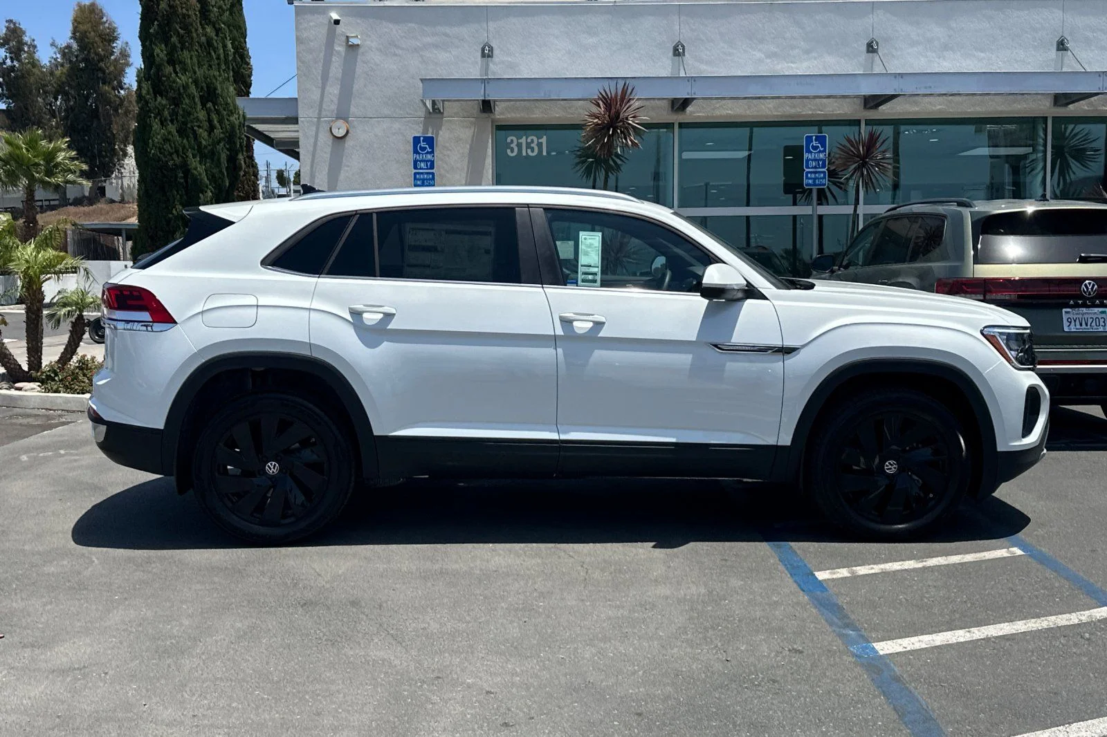 New 2026 White Volkswagen 2.0T SE w/Technology image 4