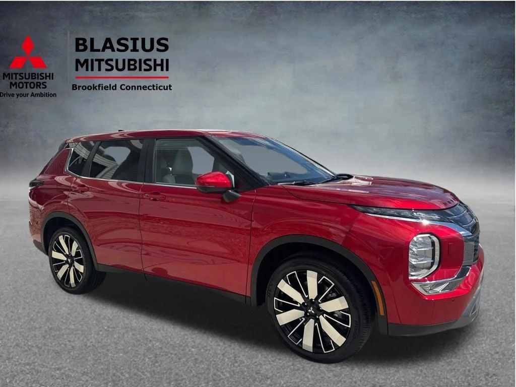 New 2026 Red Mitsubishi SE image 28