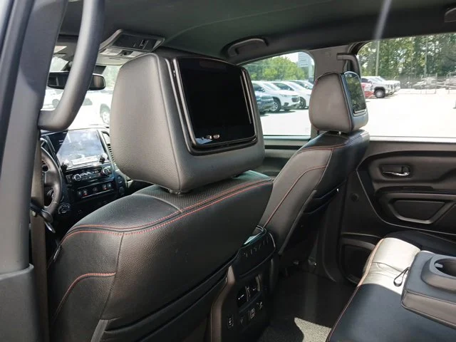 Used 2021  Nissan PRO-4X image 18