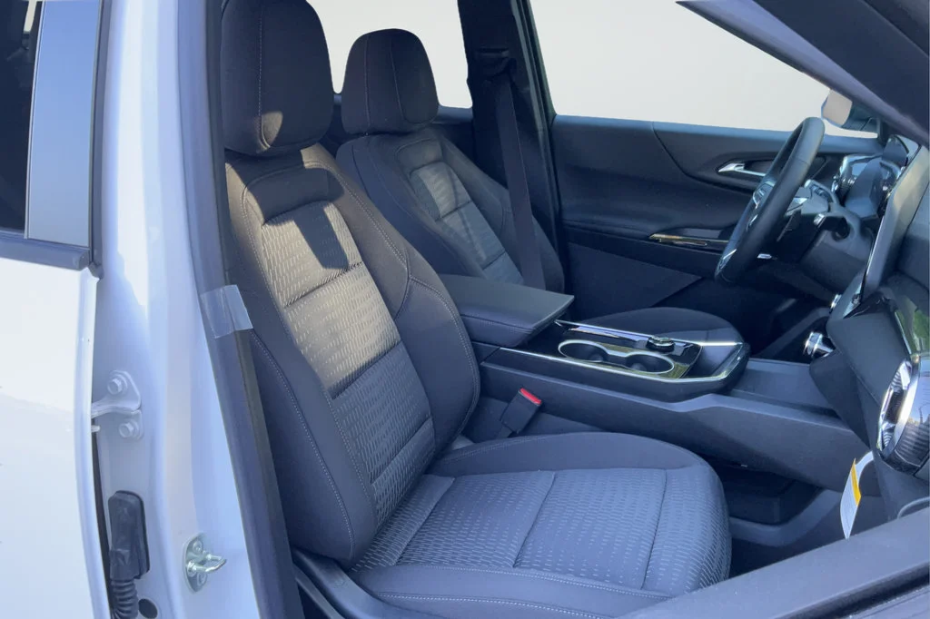 2026 Chevrolet Equinox LT - Photo 18