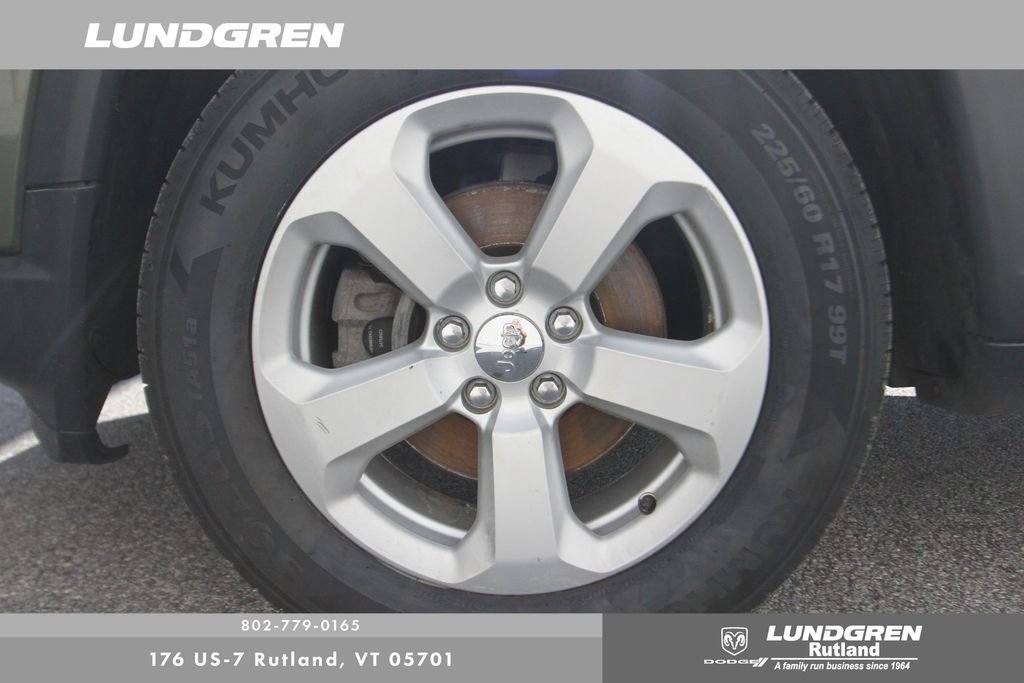 Used 2020 Green Jeep Latitude image 38