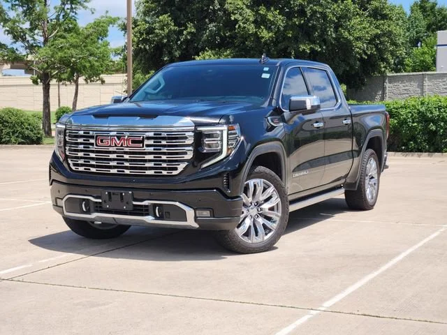 2022 GMC Sierra 4WD Crew Cab Short Box Denali's photo