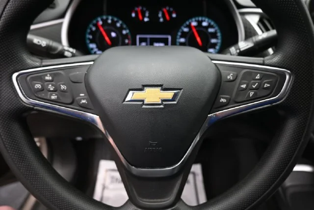 Used 2025 Mineral Gray Metallic Chevrolet LT image 15