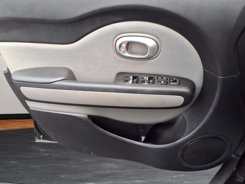 Used 2017 Black Kia Base image 13