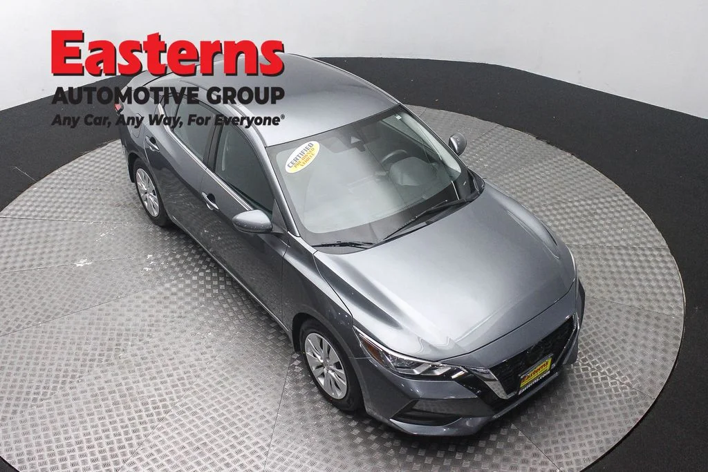 Used 2023 Gray Nissan S image 3