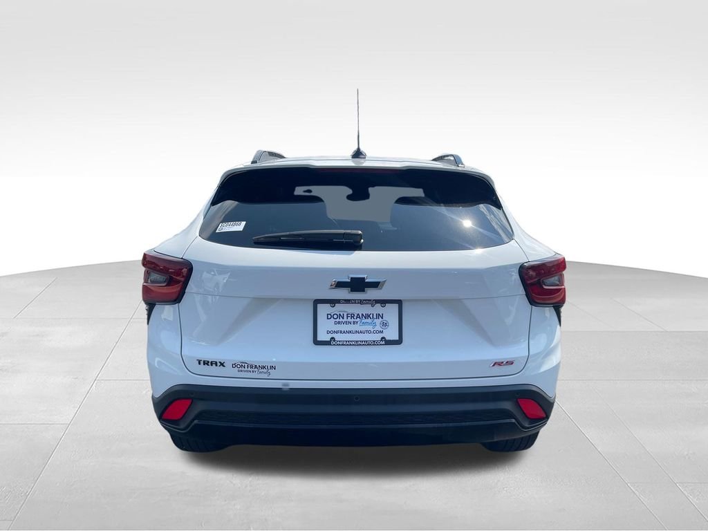 Used 2025 White Chevrolet 2RS image 4