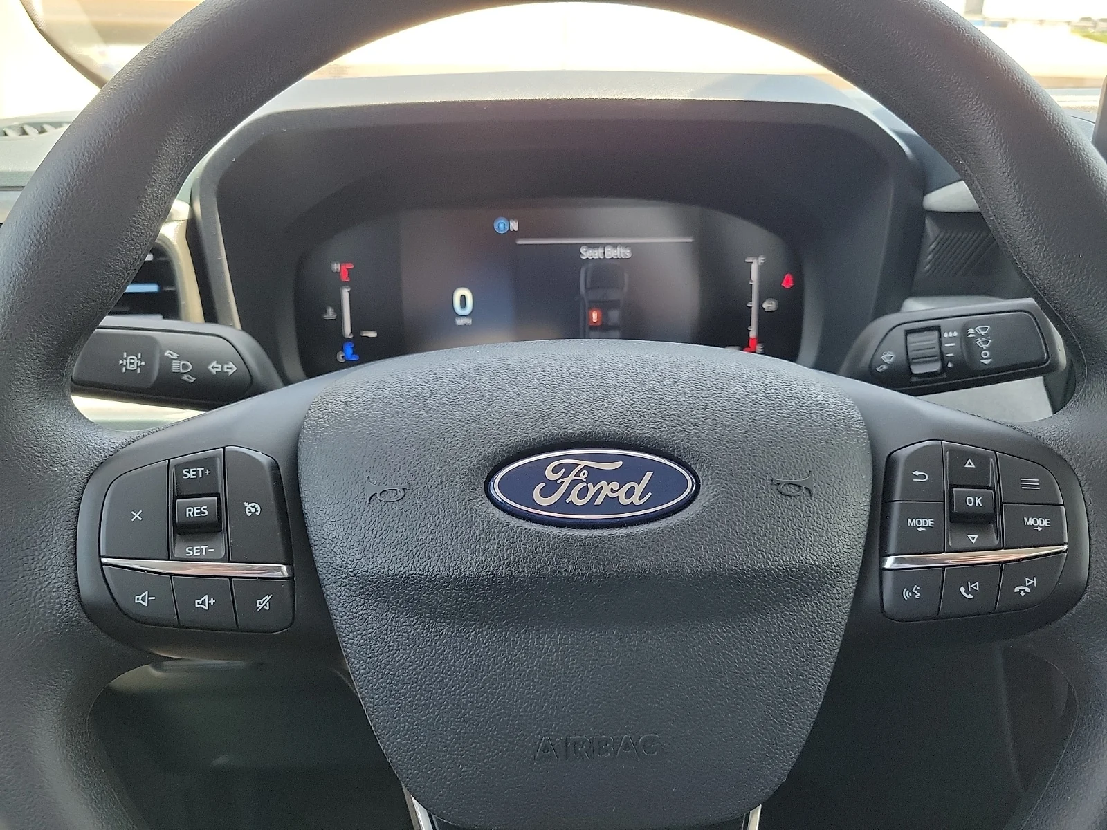 New 2025 Oxford White Ford XLT image 17