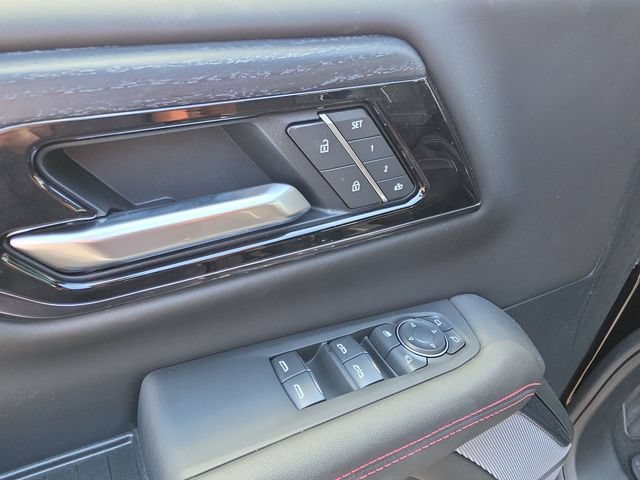 2026 GMC Yukon AT4 Ultimate - Photo 24