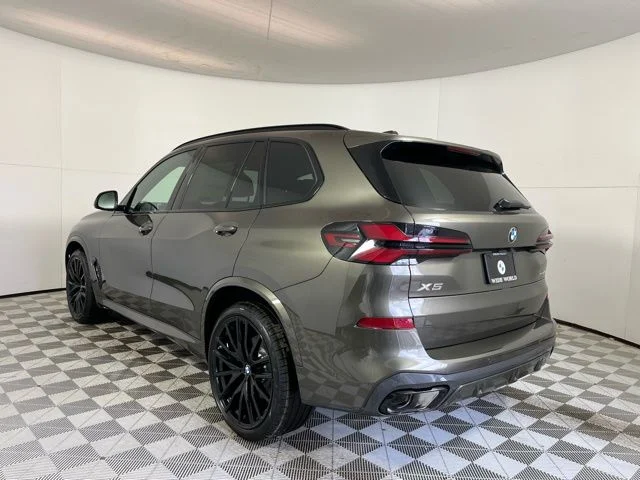 Used 2026 Manhattan Green Metallic BMW xDrive40i image 5